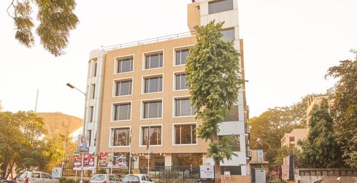 Treebo Trend Hotel Parker Ахмедабад Екстериор снимка