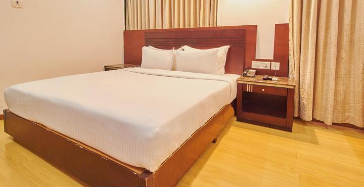 Treebo Trend Hotel Parker Ахмедабад Екстериор снимка