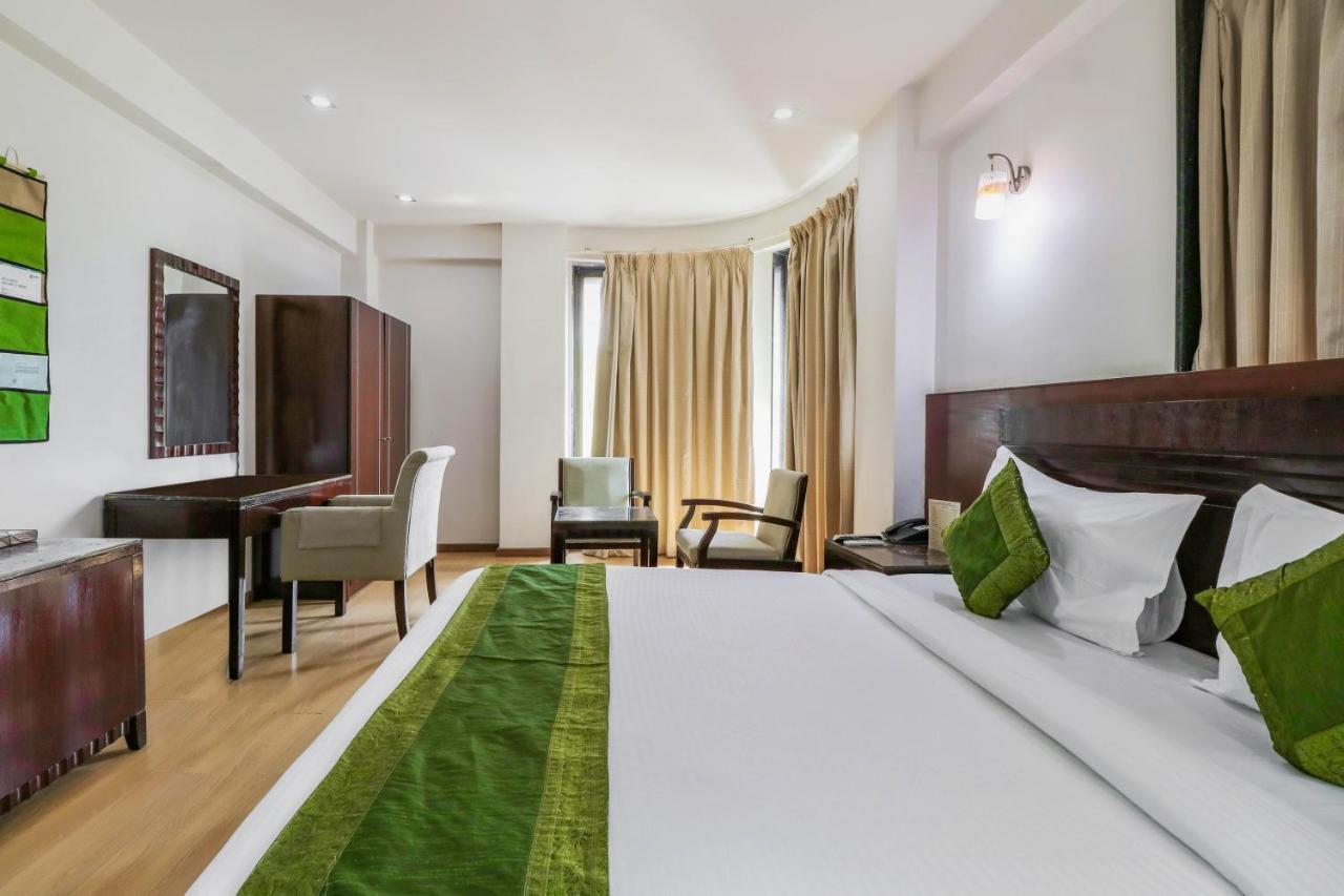Treebo Trend Hotel Parker Ахмедабад Екстериор снимка