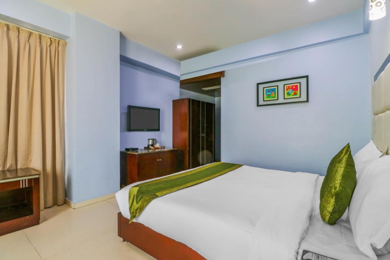 Treebo Trend Hotel Parker Ахмедабад Екстериор снимка