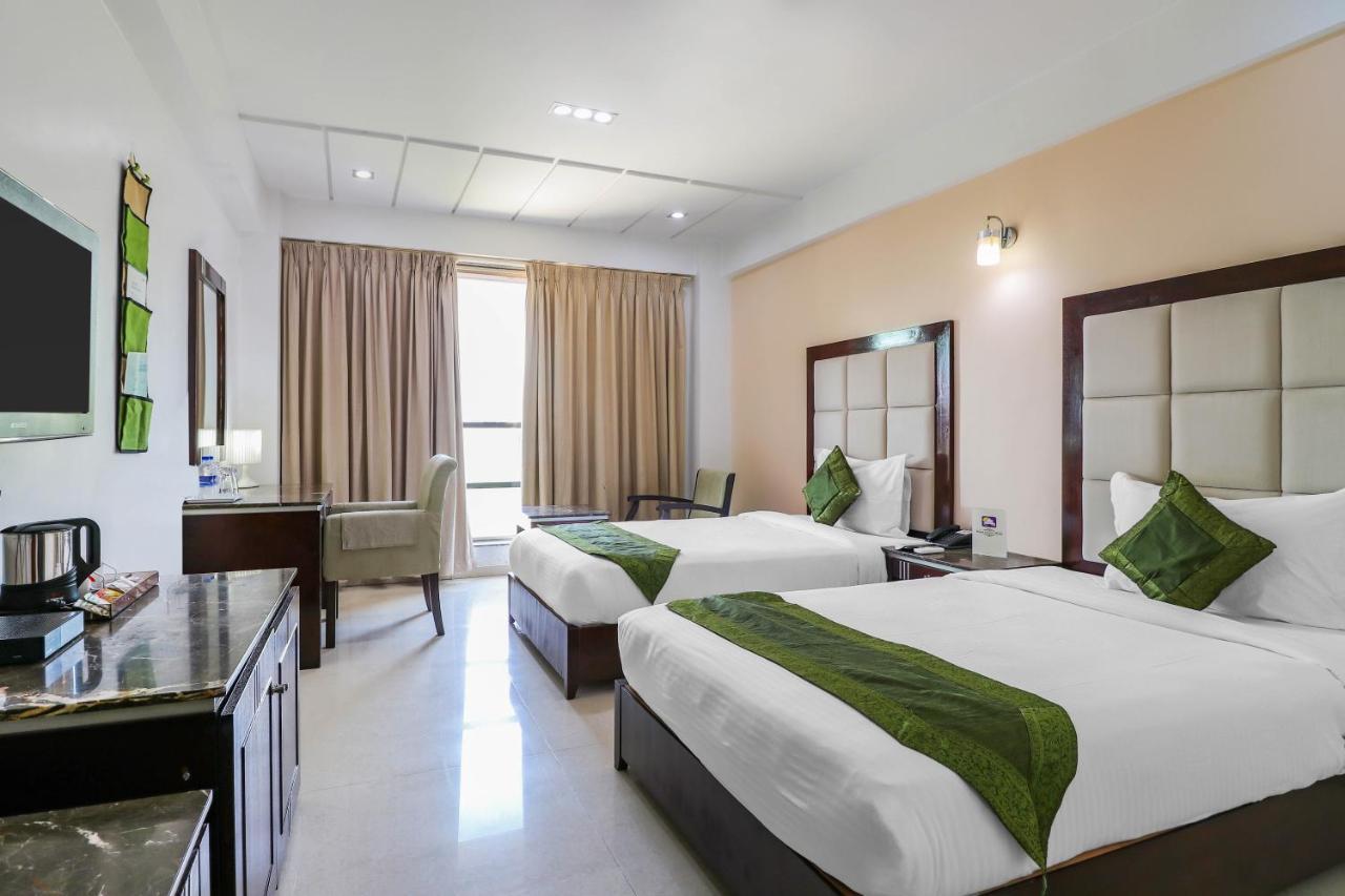 Treebo Trend Hotel Parker Ахмедабад Екстериор снимка